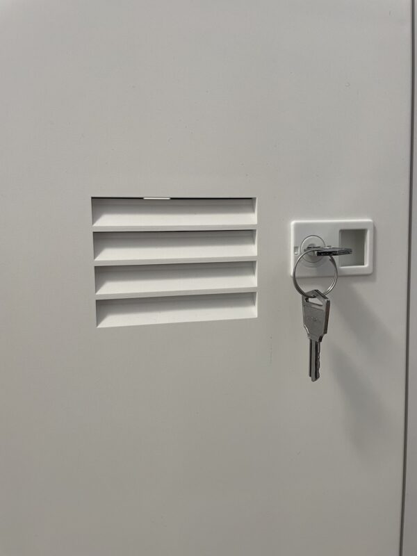 white snap in keyed lock for hinged enclosure doors (2 keys)